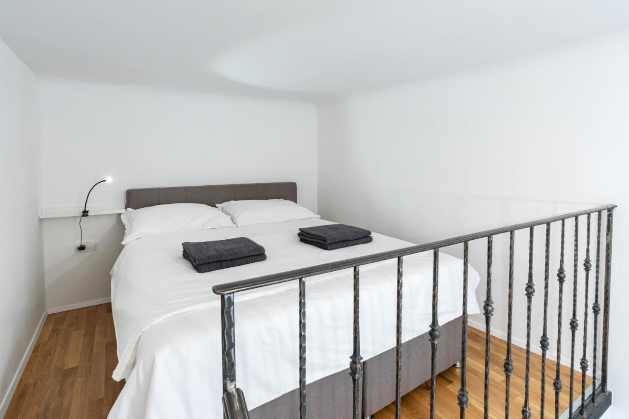 Rhino Studios Ljubljana Buitenkant foto