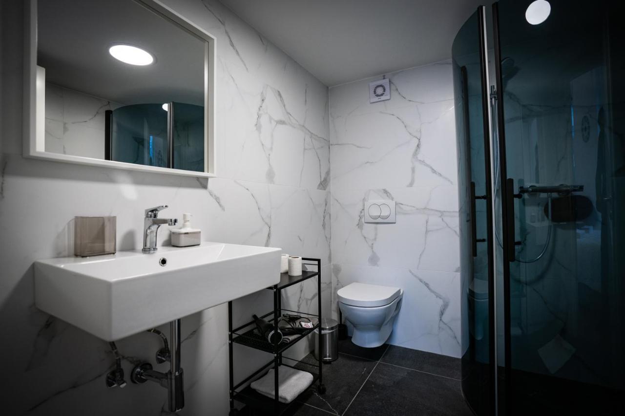 Rhino Studios Ljubljana Buitenkant foto