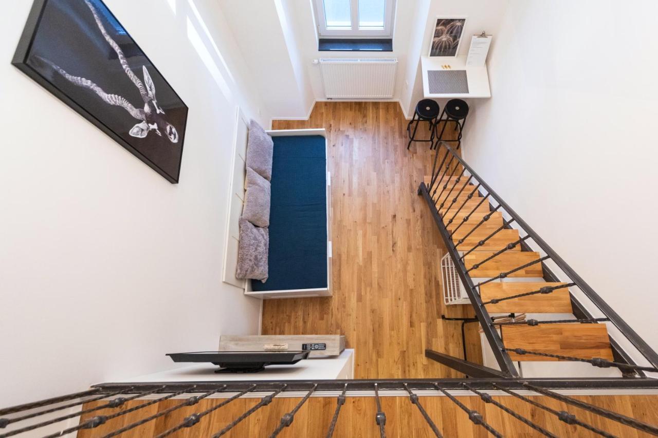 Rhino Studios Ljubljana Buitenkant foto