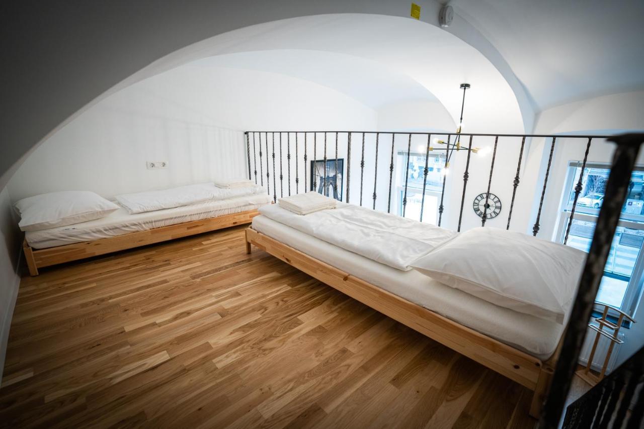 Rhino Studios Ljubljana Buitenkant foto